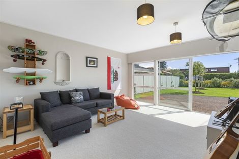 Photo of property in 68 Laurence Street, Manly, Whangaparaoa, 0930