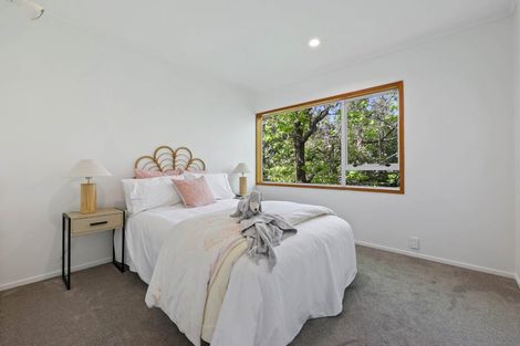 Photo of property in 13 Seymour Road, Mellons Bay, Auckland, 2014