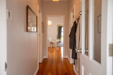 Photo of property in 50 Maungaraki Road, Korokoro, Lower Hutt, 5012