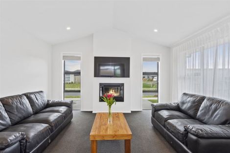 Photo of property in 101 Te Kio Crescent, Papamoa Beach, Papamoa, 3118