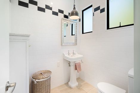 Photo of property in 39 Overdale Drive, Cashmere, Christchurch, 8022