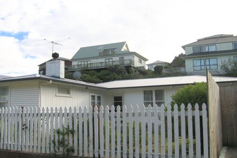 Photo of property in 29 Robertson Street, Owhiro Bay, Wellington, 6023