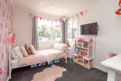 Photo of property in 12 Hunter Street, Milson, Palmerston North, 4414