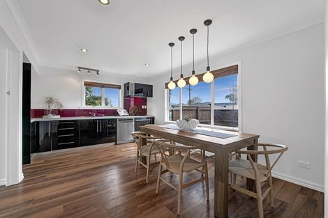 Photo of property in 15 Wallath Road, Westown, New Plymouth, 4310