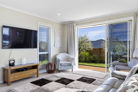 Photo of property in 4 Tuhua Close, Wharewaka, Taupo, 3330