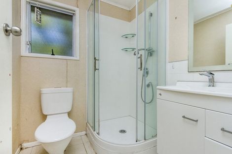 Photo of property in 70 Chivalry Road, Glenfield, Auckland, 0629