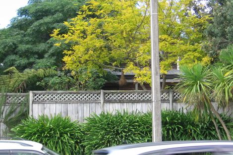 Photo of property in 2/12 Philson Terrace, Browns Bay, Auckland, 0630