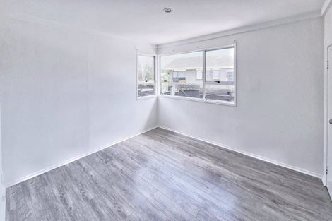 Photo of property in 37 Larissa Avenue, Henderson, Auckland, 0610