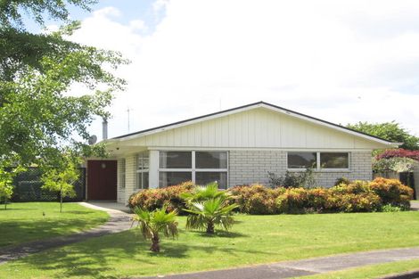 Photo of property in 5 Woodstock Crescent, Leamington, Cambridge, 3432