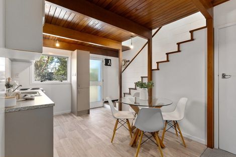 Photo of property in 2/140 Waimairi Road, Ilam, Christchurch, 8041