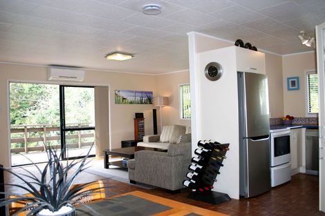 Photo of property in 7 Lowell Place, Massey, Auckland, 0614