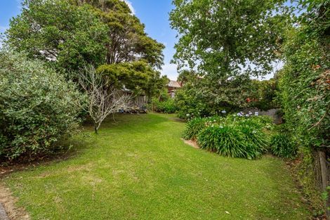 Photo of property in 3 Park Rise, Campbells Bay, Auckland, 0630