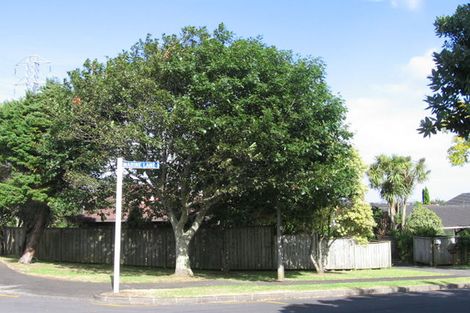Photo of property in 1 Marine Lane, Mount Wellington, Auckland, 1060