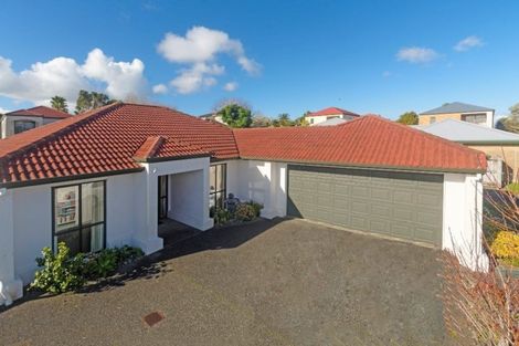 Photo of property in 9 Hercules Drive, Henderson, Auckland, 0612