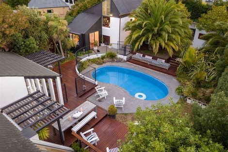 Photo of property in 14 Highbank Lane, Mount Pleasant, Christchurch, 8081