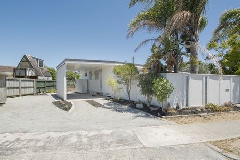 Photo of property in 4 Tahara Crescent, Mount Maunganui, 3116