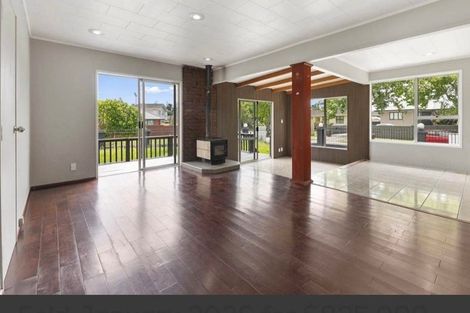 Photo of property in 66 Sikkim Crescent, Clover Park, Auckland, 2019