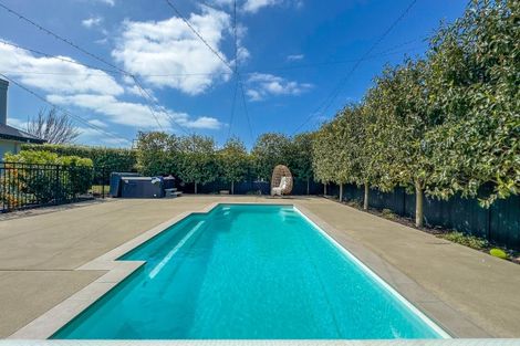 Photo of property in 12 Calderwood Close, Waiuku, 2123