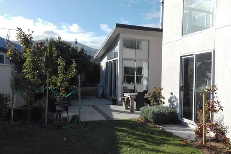 Photo of property in 9 Matthews Crescent, Cromwell, 9310