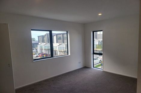 Photo of property in 2 Dotterel Place, Westgate, Auckland, 0614