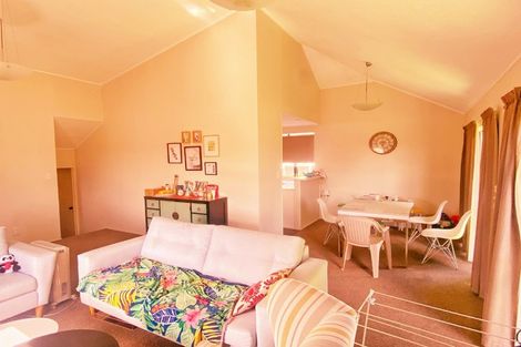 Photo of property in 2/717 East Coast Road, Browns Bay, Auckland, 0630