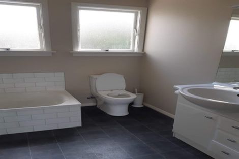 Photo of property in 8 Honeystone Street, Helensburgh, Dunedin, 9010