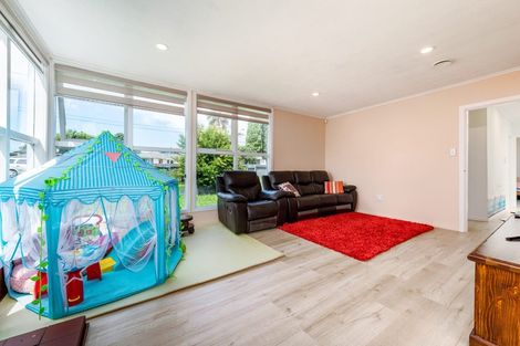 Photo of property in 1/22 Larnoch Road, Henderson, Auckland, 0610