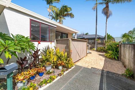 Photo of property in 19 Palmgreen Court, Stanmore Bay, Whangaparaoa, 0932