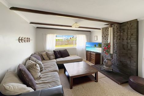 Photo of property in 33 Shortt Street, Foxton Beach, Foxton, 4815