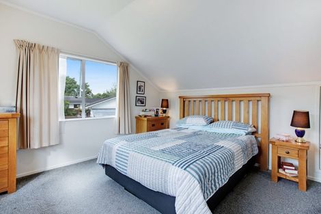 Photo of property in 13 Tetrarch Place, Totara Vale, Auckland, 0629