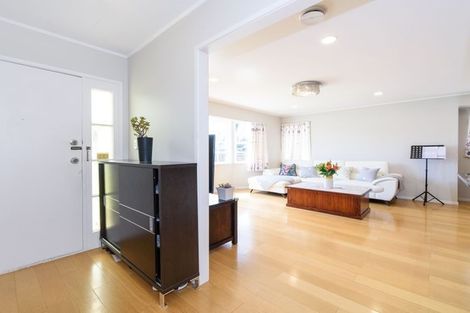 Photo of property in 17 Medina Place, Half Moon Bay, Auckland, 2012