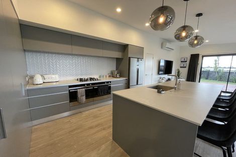 Photo of property in 2 Piper Way, Glen Avon, New Plymouth, 4312