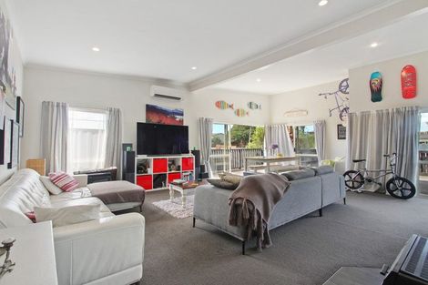 Photo of property in 9 Keven Road, Clarks Beach, Pukekohe, 2679