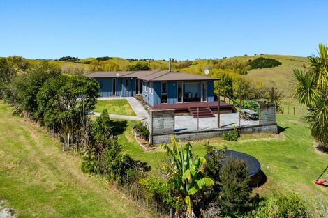 Photo of property in 301 Ranganui Road, Kaiwaka, 0573