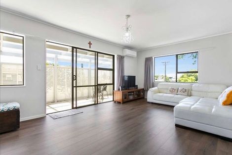 Photo of property in 1/2 West Street, Papakura, 2110