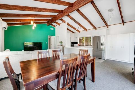 Photo of property in 8 Teviot Place, Totara Vale, Auckland, 0629