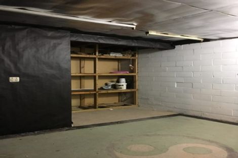 Photo of property in 637 Glenfield Road, Totara Vale, Auckland, 0629