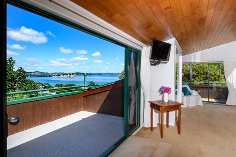 Photo of property in 1083 Whangaparaoa Road, Tindalls Beach, Whangaparaoa, 0930