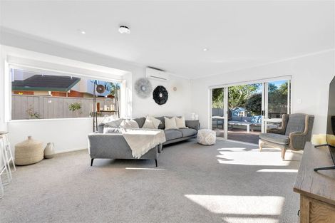 Photo of property in 10 Mt Blanc Place, Northpark, Auckland, 2013