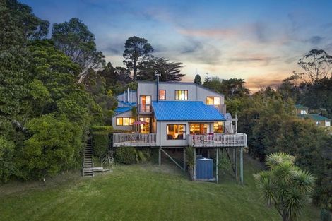 Photo of property in 807 West Coast Road, Oratia, Auckland, 0604