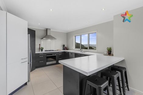 Photo of property in 10 Swain Grove, Riverstone Terraces, Upper Hutt, 5018