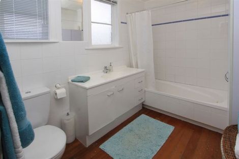 Photo of property in 42 Everard Avenue, Army Bay, Whangaparaoa, 0930