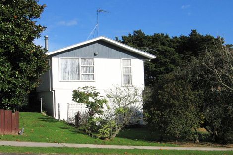 Photo of property in 3 Ransom Smyth Drive, Goodwood Heights, Auckland, 2105