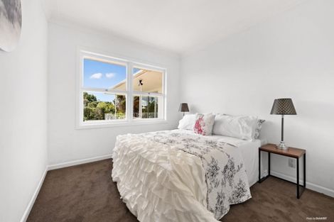 Photo of property in 34 Kohekohe Street, New Lynn, Auckland, 0600