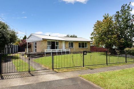 Photo of property in 12 Paulette Place, Queenwood, Hamilton, 3210