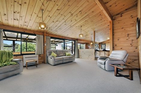 Photo of property in 172 Wiseley Road, West Harbour, Auckland, 0618