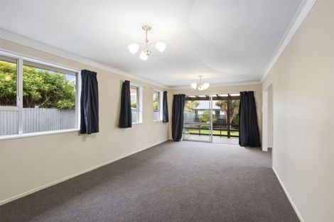 Photo of property in 35 Larnach Street, Waimairi Beach, Christchurch, 8083