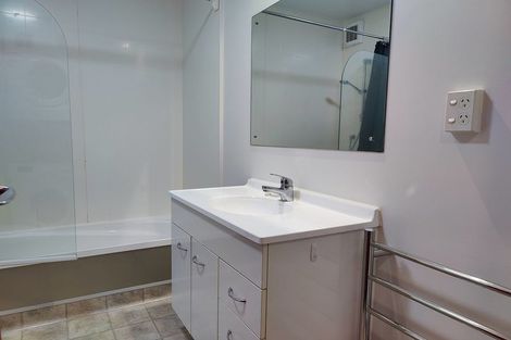 Photo of property in 8/3 Kelvin Grove, Te Aro, Wellington, 6011