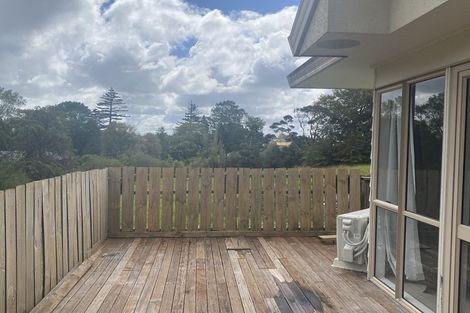 Photo of property in 109-111 Parrs Cross Road, Glen Eden, Auckland, 0612