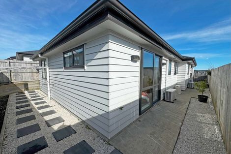 Photo of property in 76 Accolage Boulevard, Kumeu, 0810